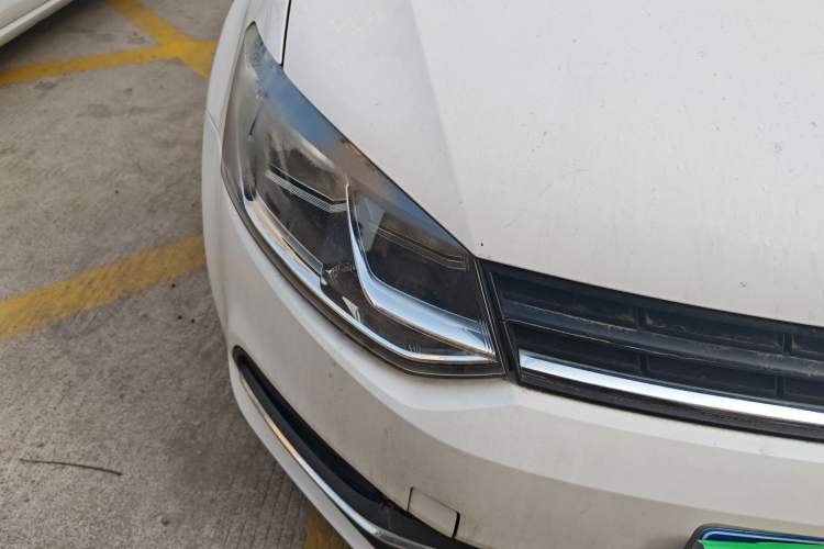 Used Volkswagen Polo 2016 1.6L Automatic Comfort Model Right Front Headlight