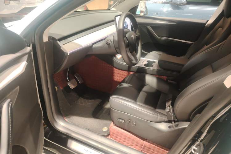 Used Tesla Model Y 2023 Long-Range All-Wheel-Drive Version