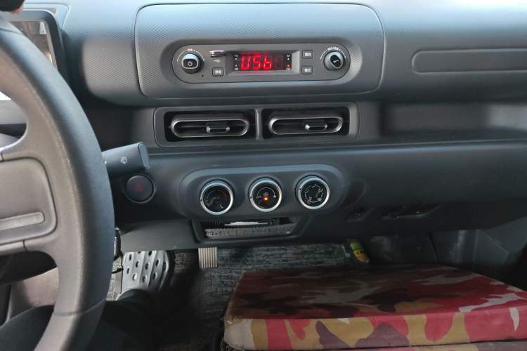 Used Wuling Zhiguang New Energy 2025 Comfort Model Audio And AC Panel