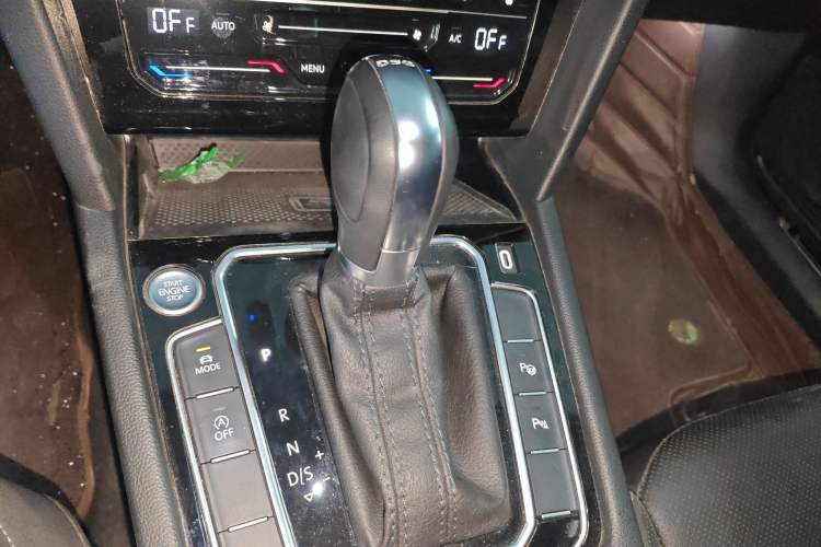 Used Volkswagen FAW-Volkswagen CC 2024 Estate Car 380TSI Hunter's Heart Edition Gear Lever