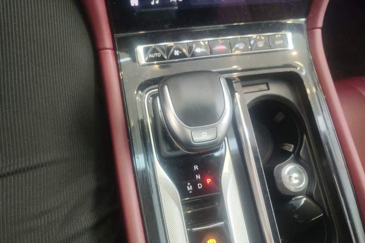 Used Hongqi H5 2024 2.0T Automatic Smart Connect Flagship Edition