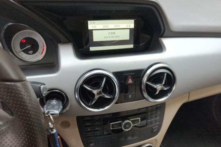 Used Mercedes-Benz GLK-Class 2013 GLK 300 4MATIC Dynamic Sunroof Model