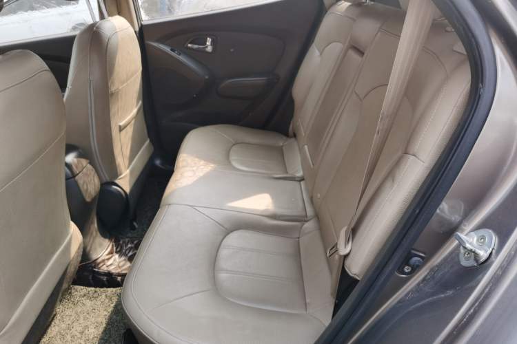 Used Hyundai ix35 2012 2.0L Automatic Two-Wheel Drive Elite Edition GLS Left Rear Seat