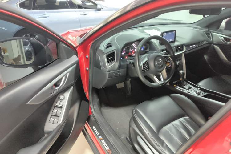 Used Mazda CX-4 2018 2.0L Automatic Two-Wheel Drive Blue Sky Exploration Version China V Standard