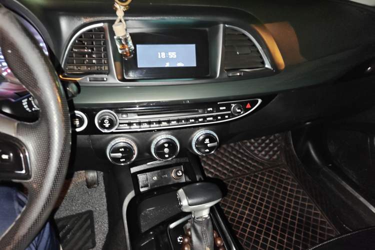 Used GAC Trumpchi GA6 2016 235T DCT Elite Edition
