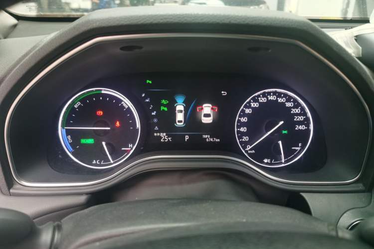 Used Toyota Avalon 2019 Dual-Engine 2.5L Luxury Edition China VI Standard
