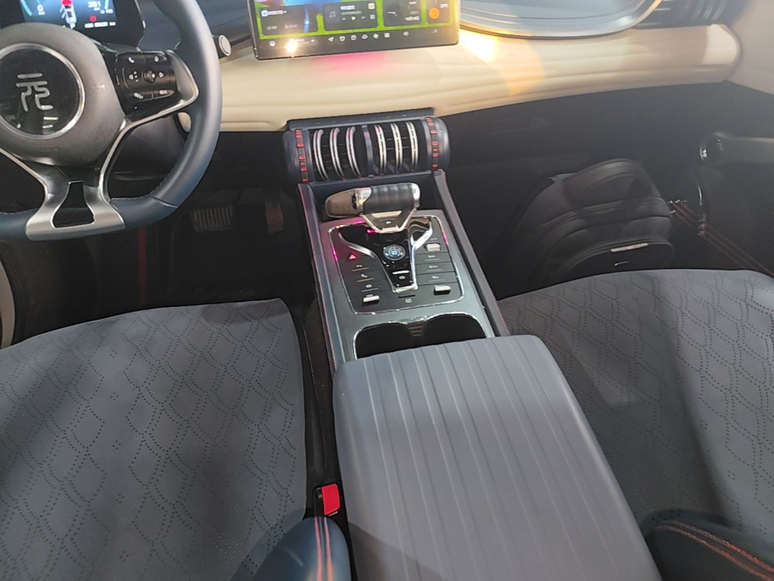 BYD Yuan PLUS 2022 510 km Flagship Version — снимка 16