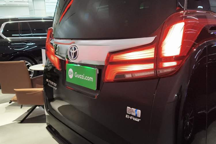 Used Toyota Alphard 2021 Dual-Engine 2.5L Prestige Edition
