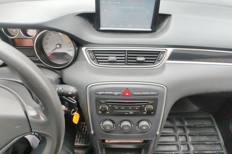 Used Peugeot 308 2014 Enjoy Edition Classic 1.6L Automatic Premium Model Audio And AC Panel