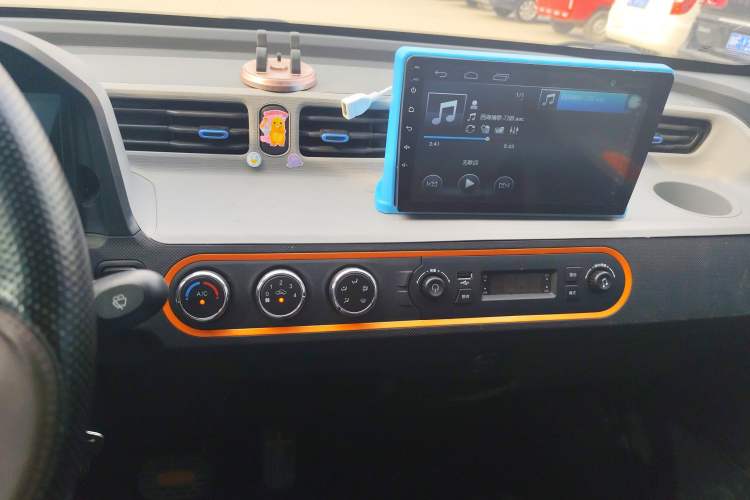 Used Wuling Hongguang MINIEV 2022 Easy Version Lithium Iron Phosphate Audio And AC Panel