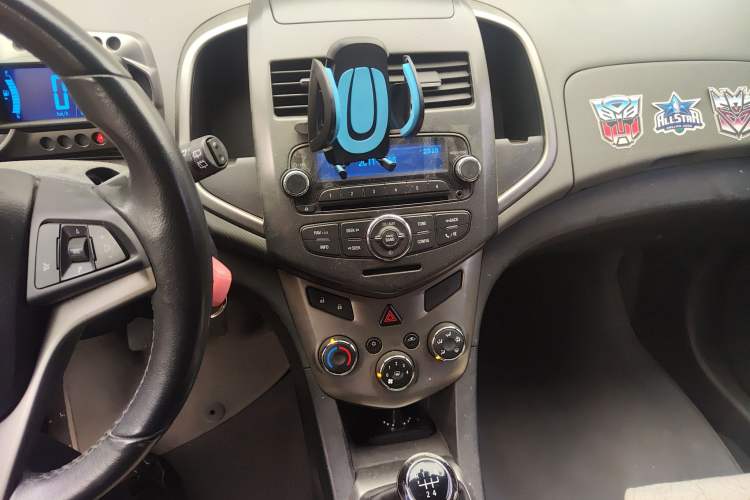 Used Chevrolet Aveo Sonic 2011 Hatchback 1.6L MT SX Audio And AC Panel