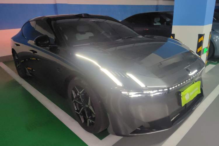 Used Lynk & Co Z10 2025 95 kWh 806 km Range Rear-Wheel Drive Advanced Driver-Assistance System Max
