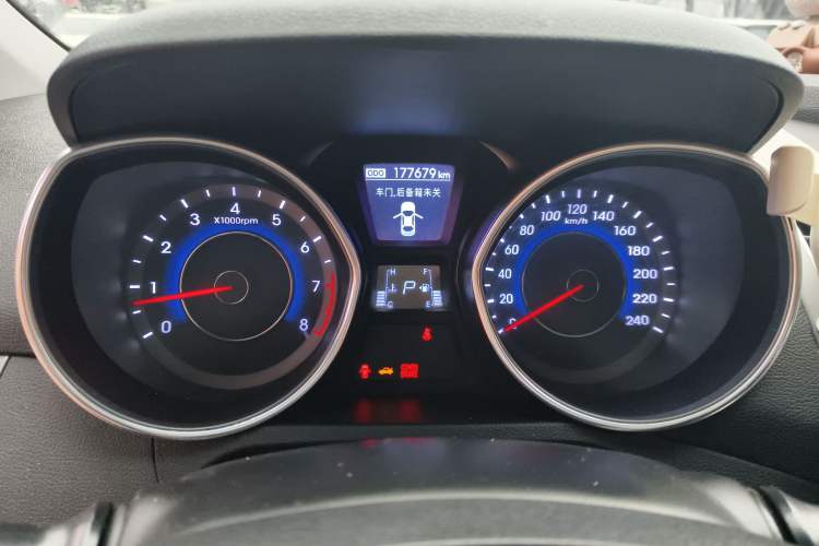 Used Hyundai Elantra (5th Generation / Langdong) 2015 1.6L Automatic Leading Model