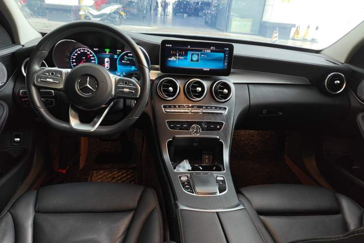 Used Mercedes-Benz C-Class 2020 Restyled C 260 L Sport Edition Center Console
