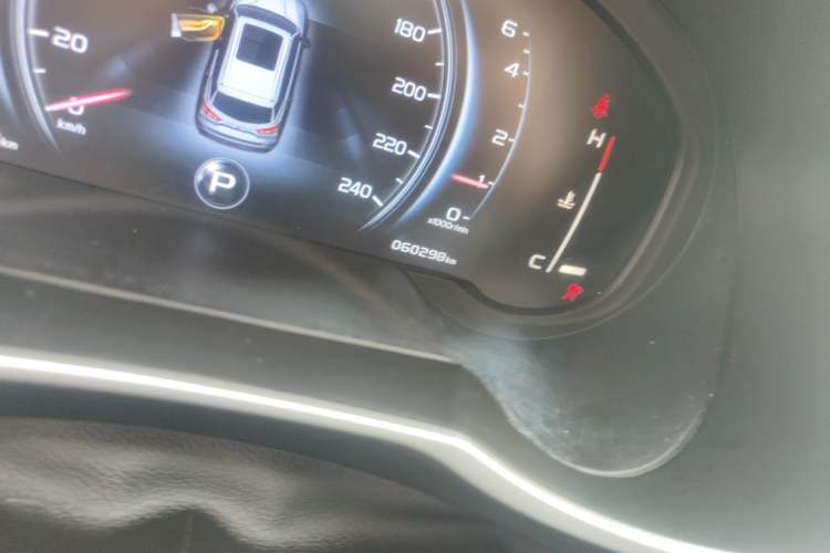 Used Geely Auto Emgrand X7 Sport 2018 1.8TD Automatic Two-Wheel Drive Smart Connect 4G Internet Edition Odometer Close Up