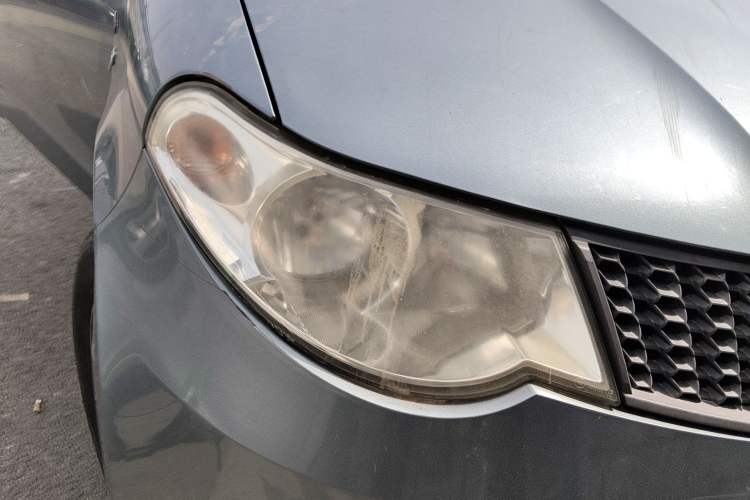 Used Wuling Hongguang 2014 1.5L Base Version Right Front Headlight