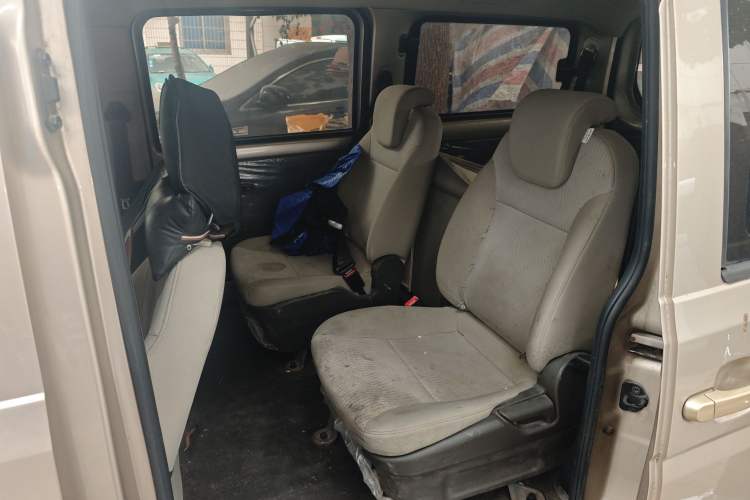 Used Wuling Rongguang V 2018 1.5L Practical Version Left Rear Seat