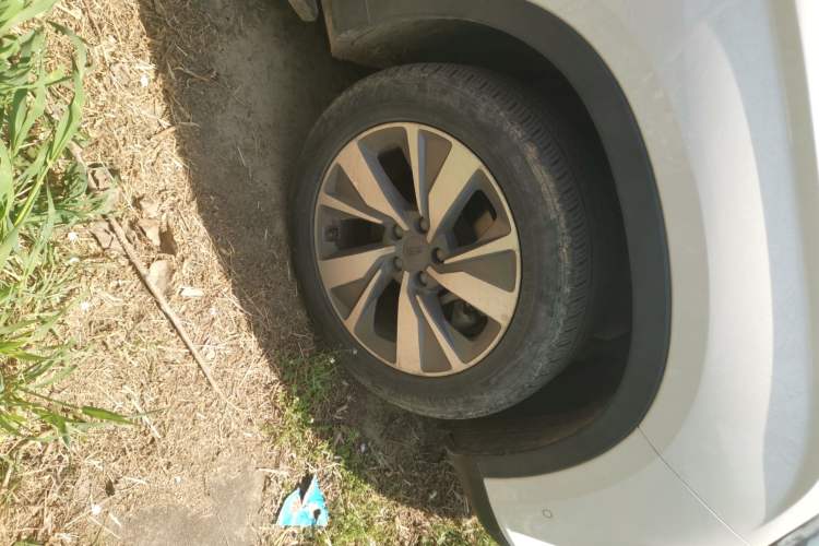 Used Geely Auto Haoyue 2020 1.8TD DCT Flagship 7-Seater Right Front Wheel Hub