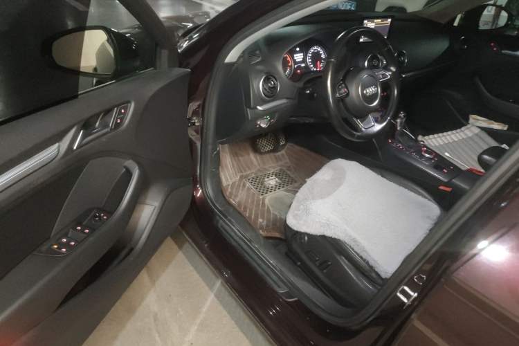 Used Audi A3 2014 Limousine 35 TFSI Automatic Comfort Model
