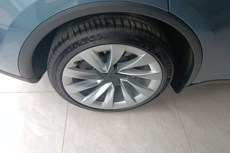 Used Tesla Model Y 2025 Rear-Wheel-Drive Version
