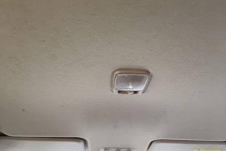 Used Nissan Navara 2021 2.5L Facelift Manual Two-Wheel Drive Comfort Version QR25 Headliner