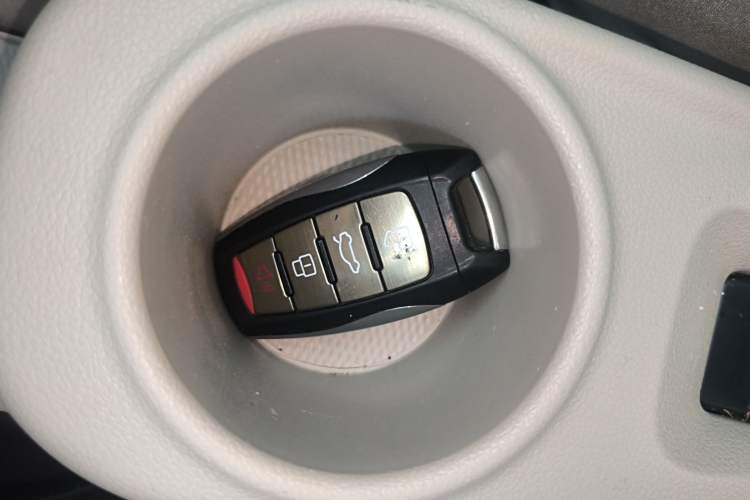 Used ORA White Cat 2020 360 km Luxury Version Vehicle Key