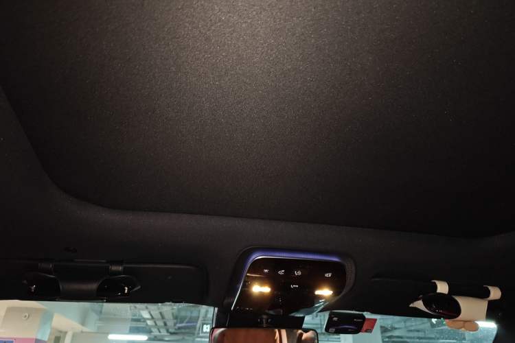 Used Mercedes-Benz GLC 2023 GLC 260 L 4MATIC Luxury Model 5 Seats Headliner