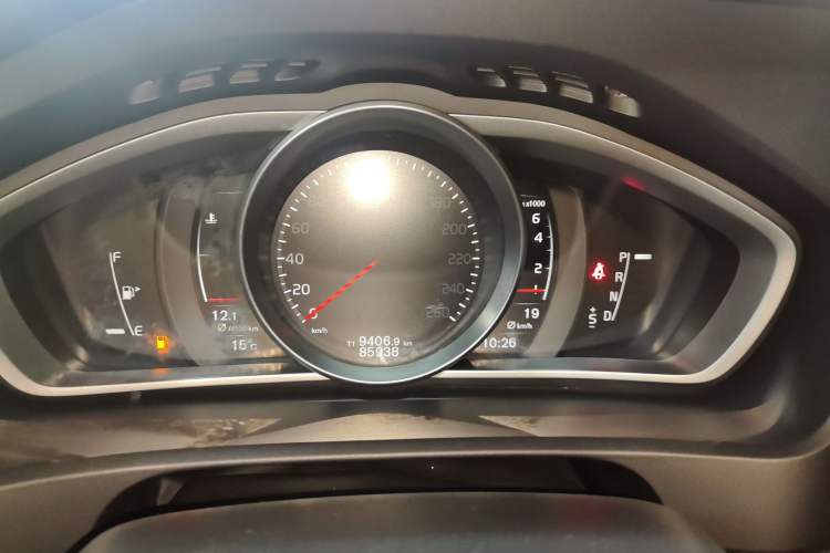 Used Volvo V40 2017 T3 Zhiyi Edition
