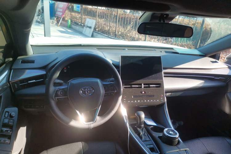 Used Toyota Avalon 2023 2.0L XLE Deluxe Edition
