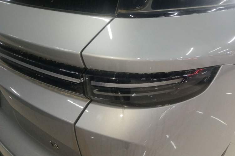 Used Li Auto i8 2025 Model Standard Version
