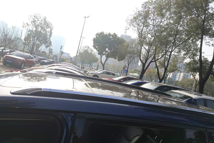 Used Jeep Commander 2018 2.0T Two-Wheel Drive Enjoyment Version China VI Emission Standard