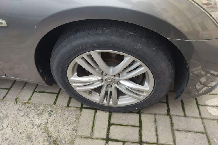 Used Infiniti G Series 2010 G25 Sedan Luxury Sport Edition Right Front Wheel Hub