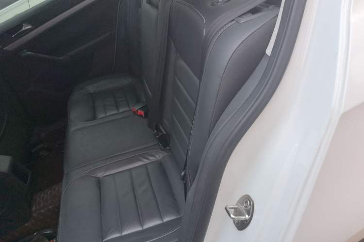 Used Volkswagen Lavida 2017 1.6L Manual Comfort Edition
