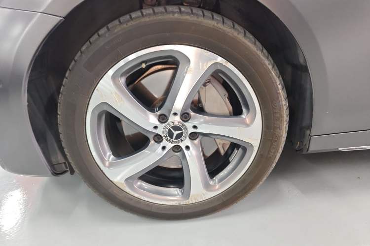 Used Mercedes-Benz E-Class 2018 E 300 L Sport Luxury Edition Exterior 4