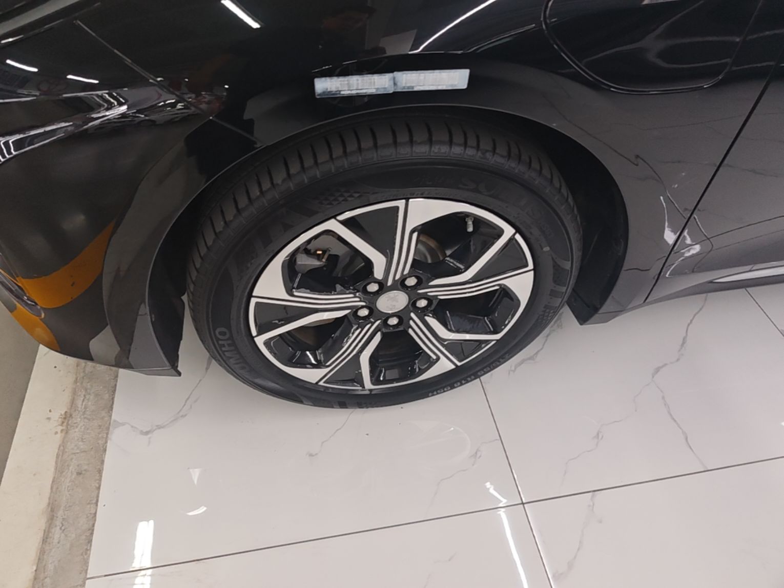 Hongqi E-QM5 2023 Revised Version Basic Travel Edition — снимка 10