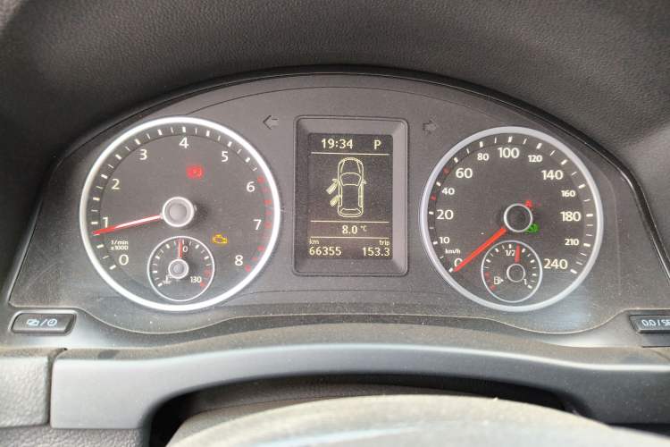 Used Volkswagen Tiguan 2013 1.8 TSI Automatic Two-Wheel Drive Comfort Edition Instrument Cluster