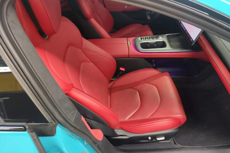 Used Xiaomi Auto SU7 2024 Four-Wheel Drive Ultra-Long Range Advanced Intelligent Driving Max Edition Right Front Seat