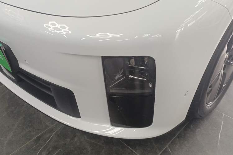 Used Li Auto i6 2025 Model Two-Wheel-Drive Standard Type
