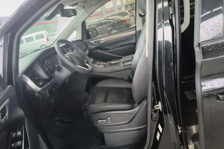 Used GAC Trumpchi M8 2023 Lingxiu Series 390T Prestige Edition
