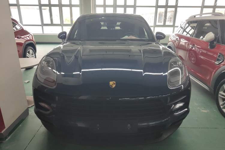Used Porsche Macan 2018 Macan 2.0T Front