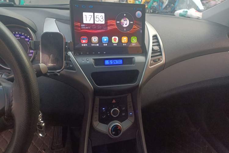 Used Hyundai Elantra (5th Generation / Langdong) 2015 1.6L Automatic Fashion Model Audio And AC Panel