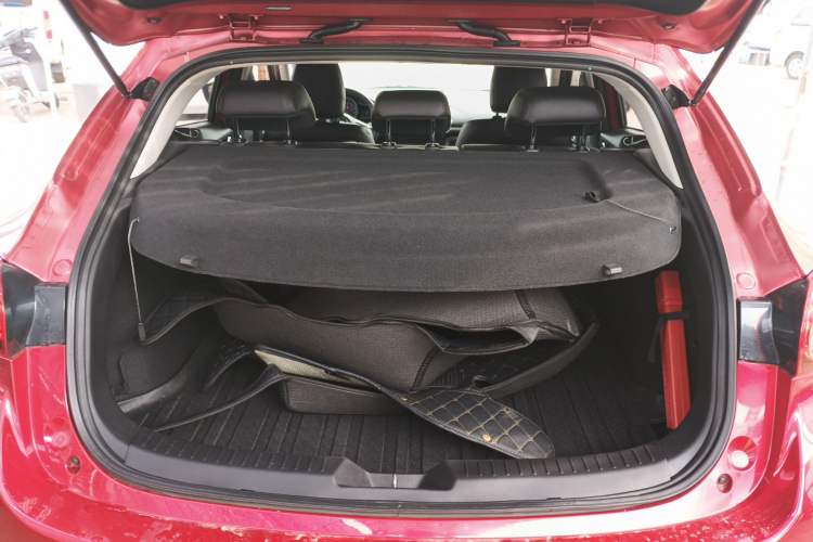 Used Mazda 3 Axela 2017 Hatchback 2.0L Automatic Sport Model China V Emission Standard Trunk