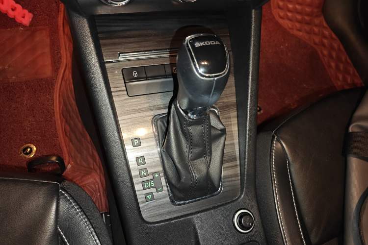 Used Skoda Octavia 2016 1.6L Automatic Smart Drive Edition
