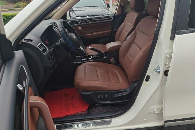 Used Yema T70 2015 Revised 1.8T CVT Elegant Version
