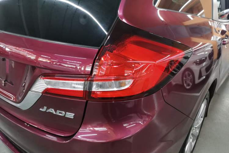 Used Honda Jade 2017 1.8L automatic Comfort version 5 seats
