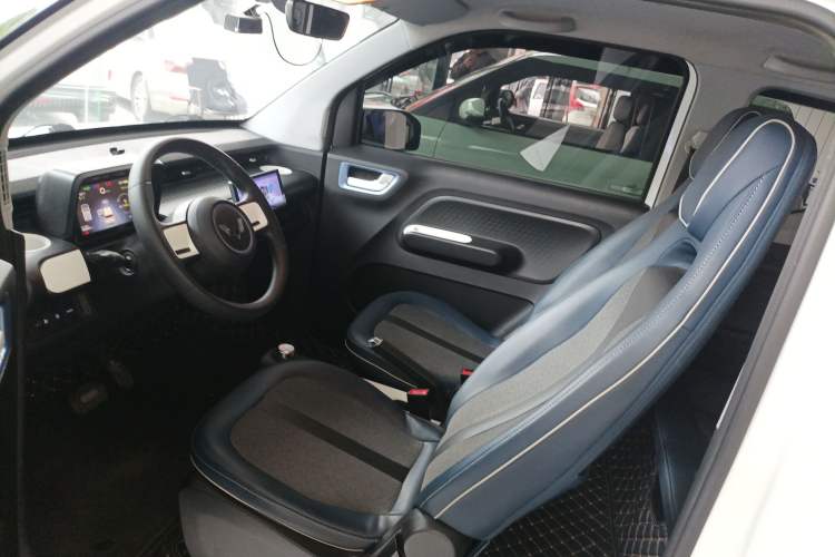 Used Wuling Hongguang MINIEV 2022 GAMEBOY 200km Gaming Edition with Lithium Iron Phosphate Left Front Seat