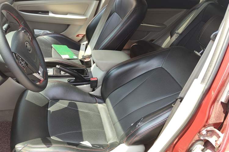 Used Bestune B50 2013 1.6L automatic luxury version Left Front Seat