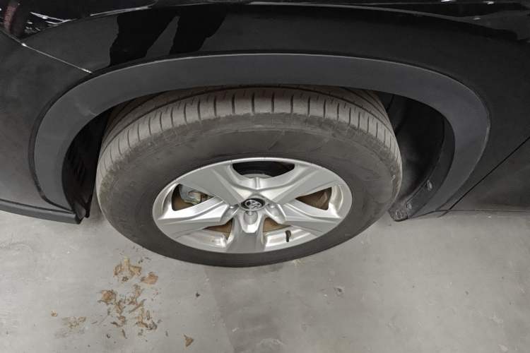 Used Toyota Highlander 2024 2.5L Smart Electric Hybrid Dual-Engine Two-Wheel Drive Elite Version 7 Seats Left Front Wheel Hub