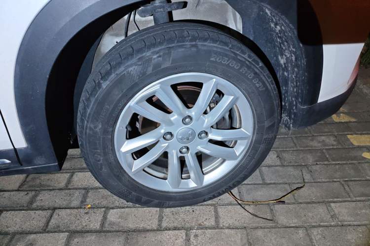 Used Wuling Alvez 2022 1.5L Manual Comfort Version
