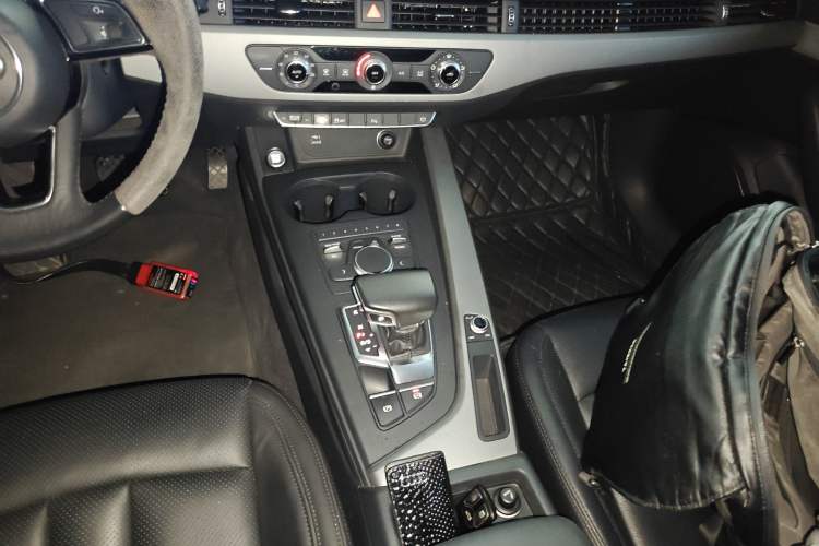 Used Audi A4L 2018 30th Anniversary Edition 40 TFSI Trendy Model